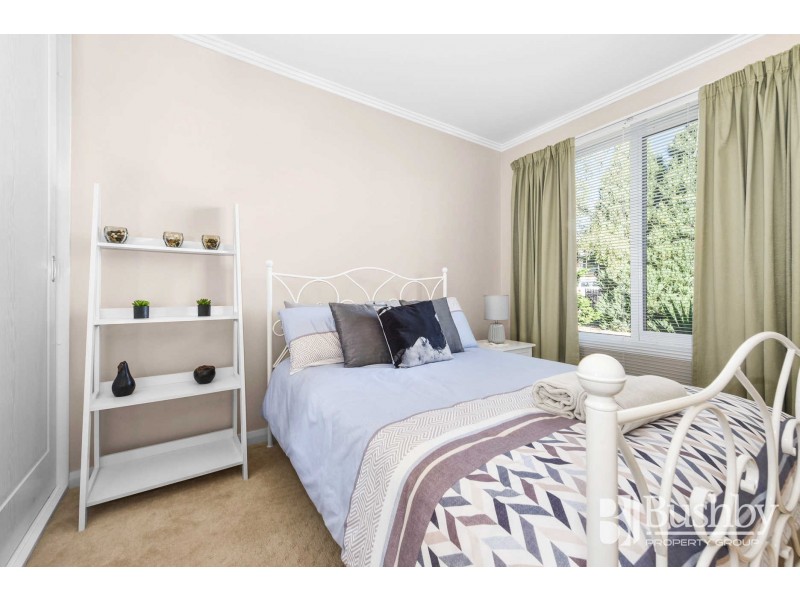 25 Helenwood Grove, Newnham TAS 7248