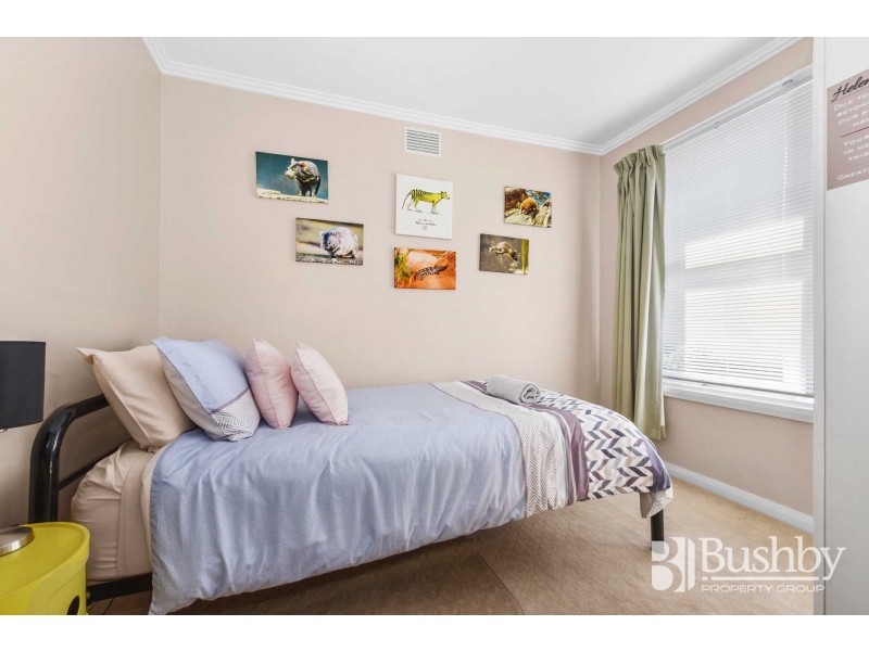 25 Helenwood Grove, Newnham TAS 7248