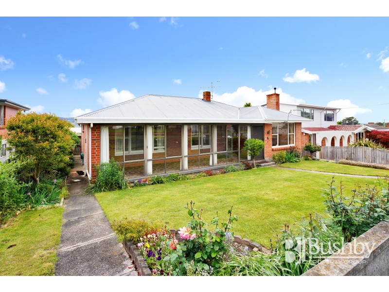 7 Helenwood Grove, Newnham TAS 7248