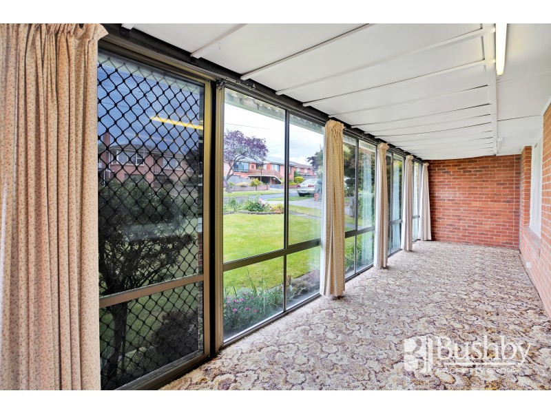 7 Helenwood Grove, Newnham TAS 7248