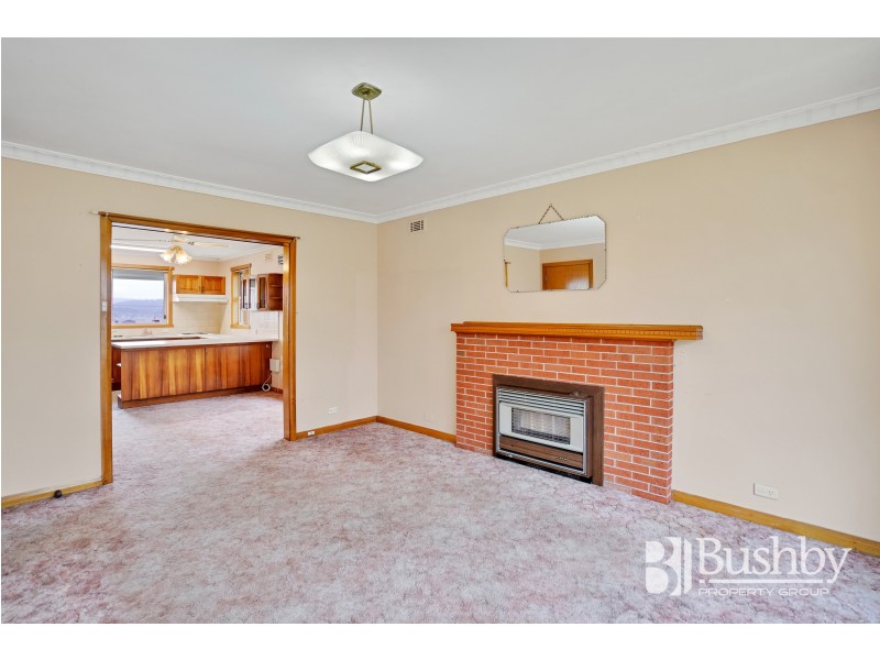 7 Helenwood Grove, Newnham TAS 7248