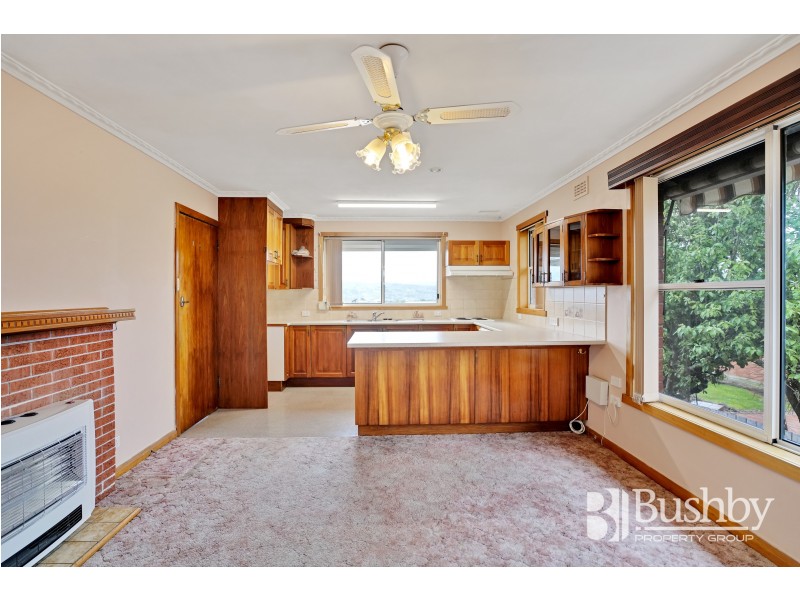 7 Helenwood Grove, Newnham TAS 7248