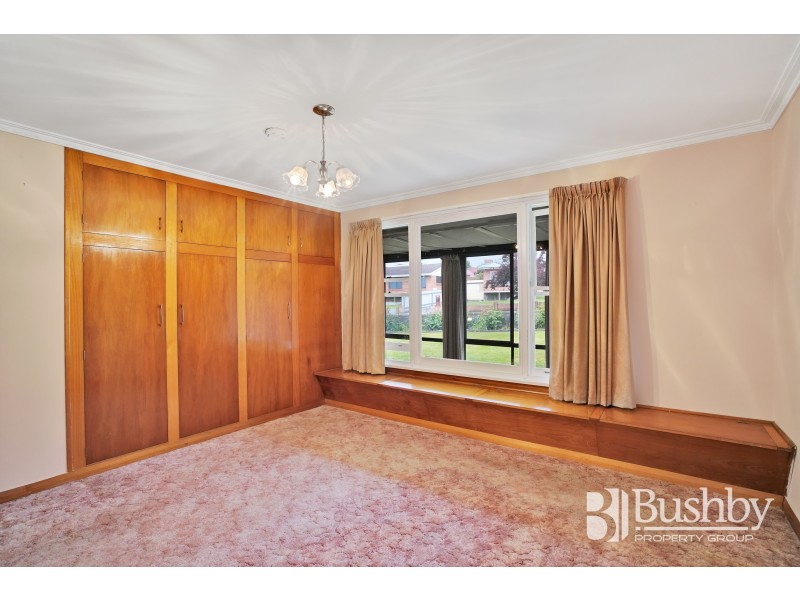 7 Helenwood Grove, Newnham TAS 7248