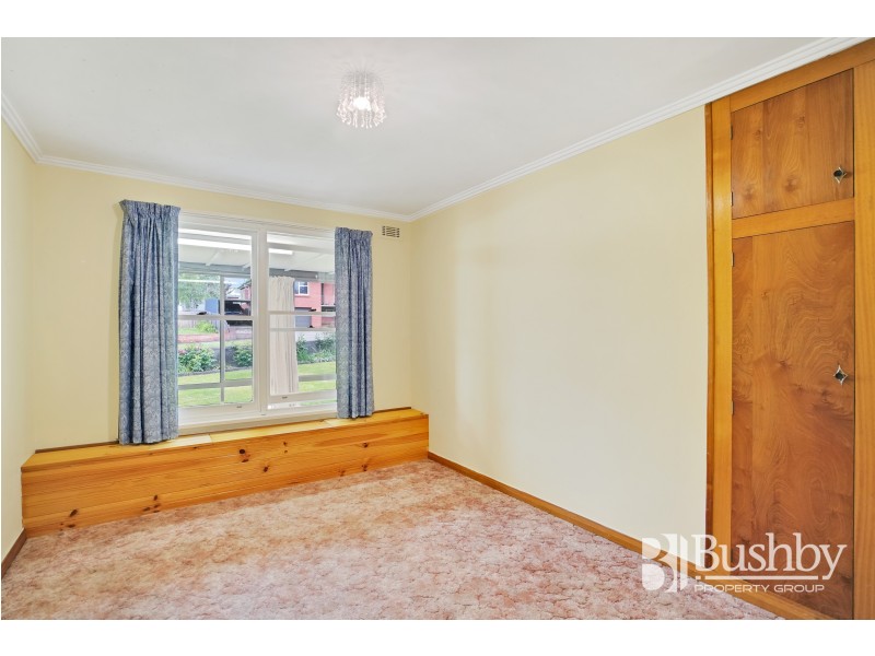 7 Helenwood Grove, Newnham TAS 7248