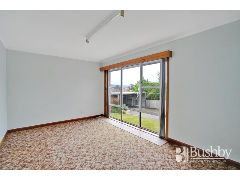 7 Helenwood Grove, Newnham TAS 7248