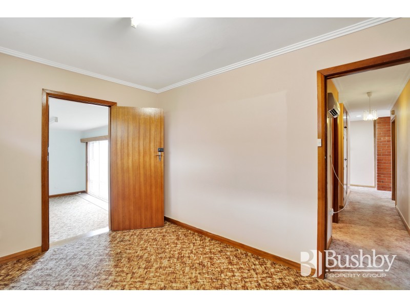 7 Helenwood Grove, Newnham TAS 7248