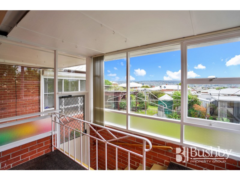 7 Helenwood Grove, Newnham TAS 7248