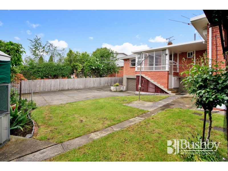 7 Helenwood Grove, Newnham TAS 7248