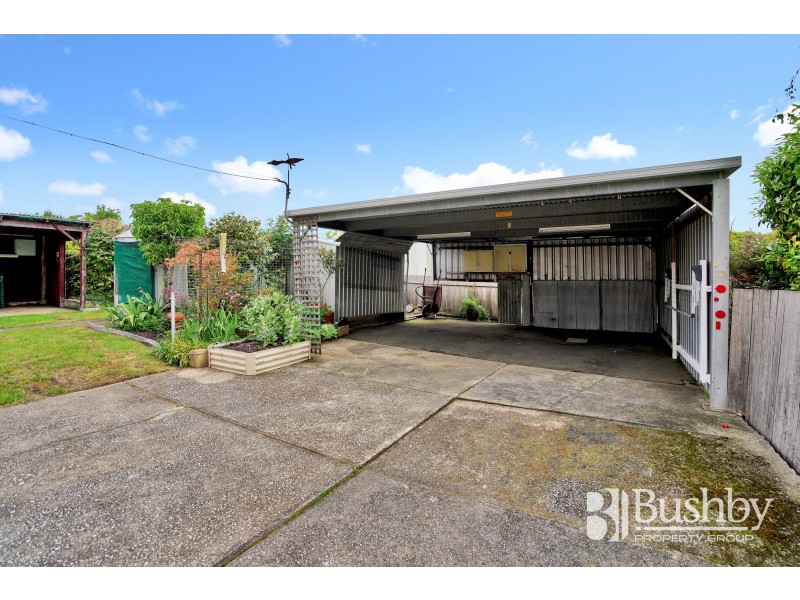 7 Helenwood Grove, Newnham TAS 7248
