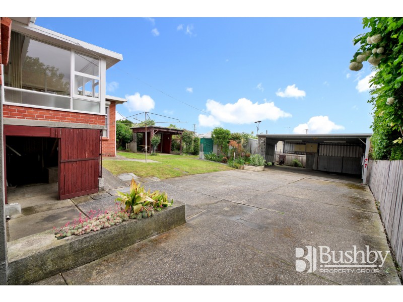 7 Helenwood Grove, Newnham TAS 7248