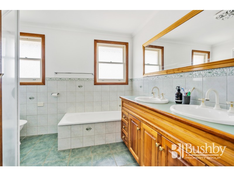 29 Ronneby Road, Newnham TAS 7248