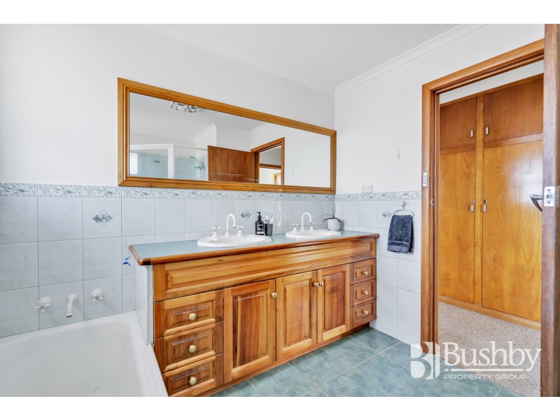 29 Ronneby Road, Newnham TAS 7248