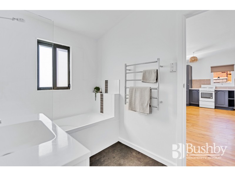 70 Tompsons Lane, Newnham TAS 7248
