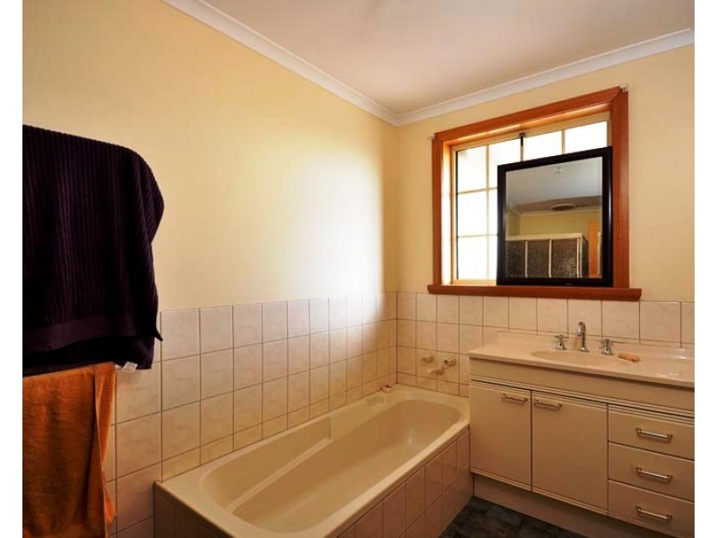 27a Button Street, Mowbray TAS 7248