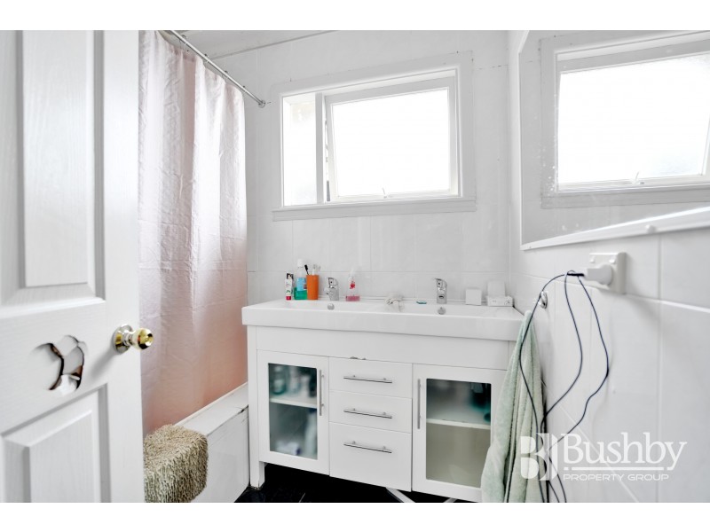 303 Peel Street West, Summerhill TAS 7250