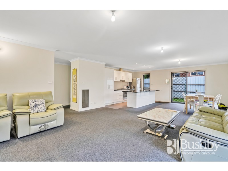 2/15-17 Conway Street, Mowbray TAS 7248