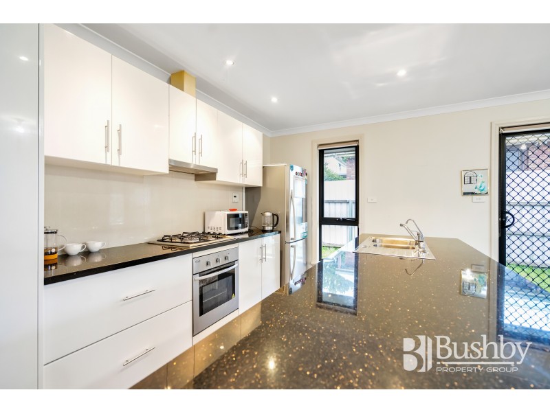 2/15-17 Conway Street, Mowbray TAS 7248