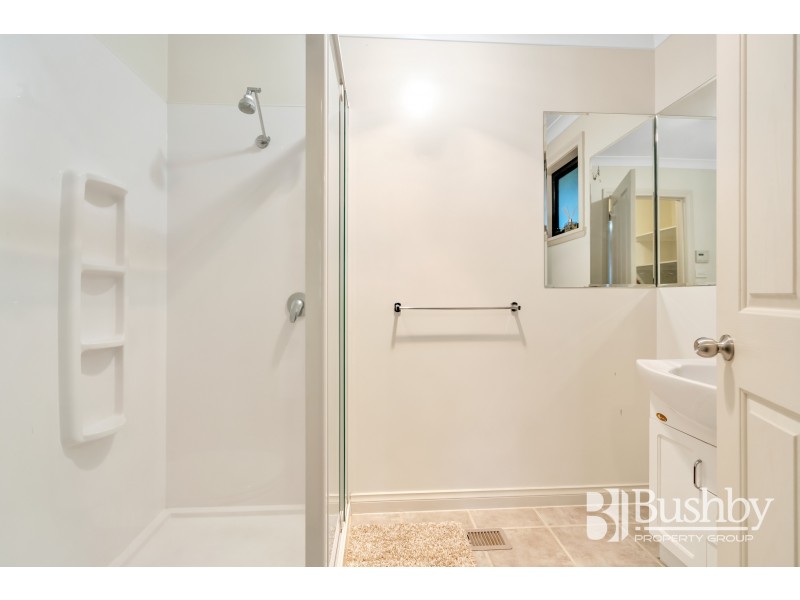 2/15-17 Conway Street, Mowbray TAS 7248
