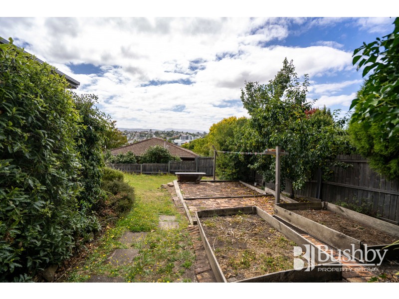 9 Crescent Grove, West Launceston TAS 7250