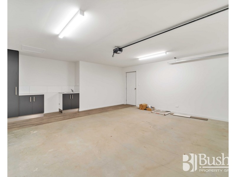 2/7 Senator Court, Newnham TAS 7248