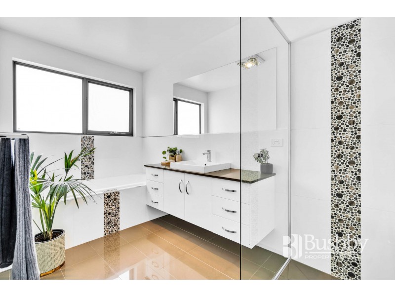 5 Jacqueline Place, Riverside TAS 7250