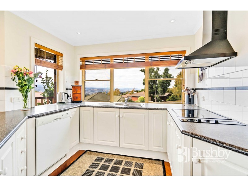 11 Clearview Avenue, Trevallyn TAS 7250
