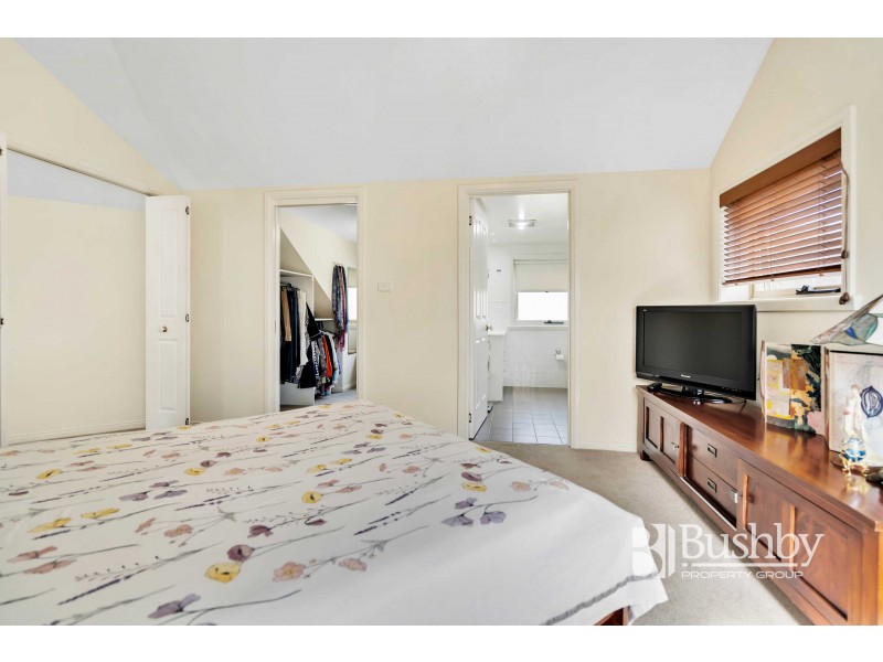 11 Clearview Avenue, Trevallyn TAS 7250