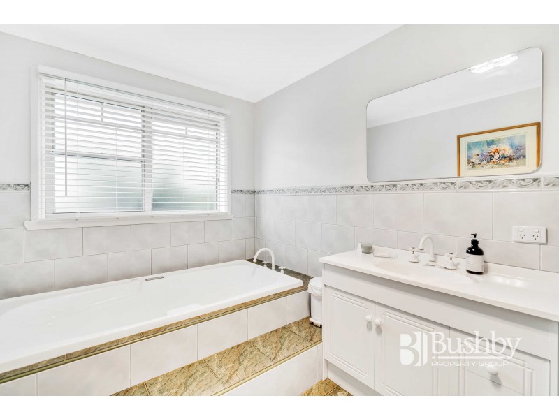 11 Clearview Avenue, Trevallyn TAS 7250