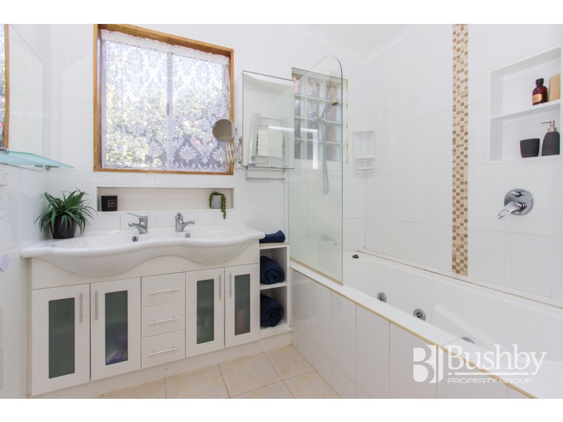 51 Beach Road, Gravelly Beach TAS 7276