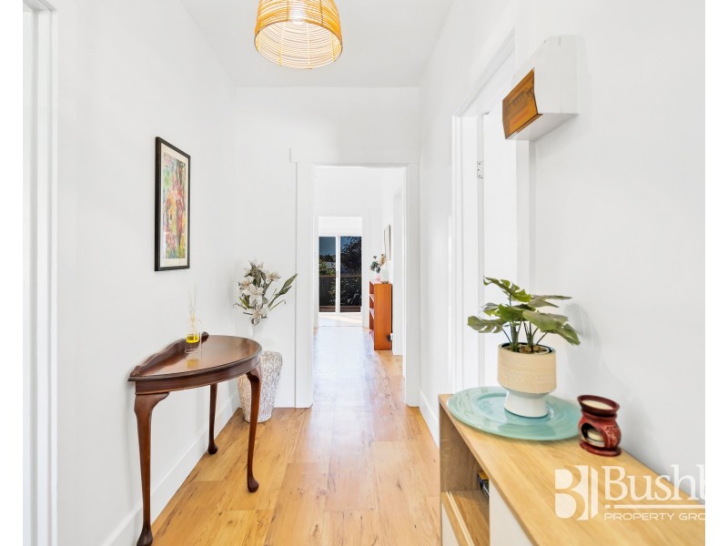 70 Tompsons Lane, Newnham TAS 7248