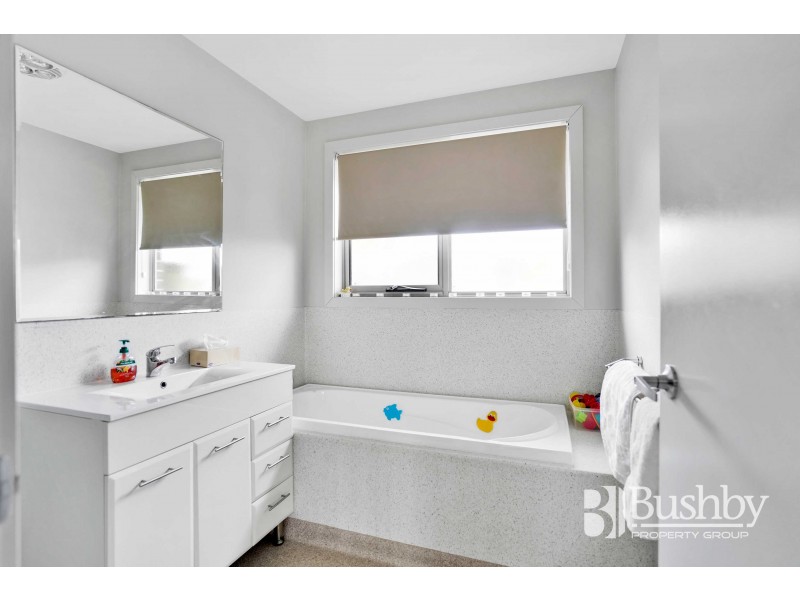 2/4 Verdun Street, Mowbray TAS 7248