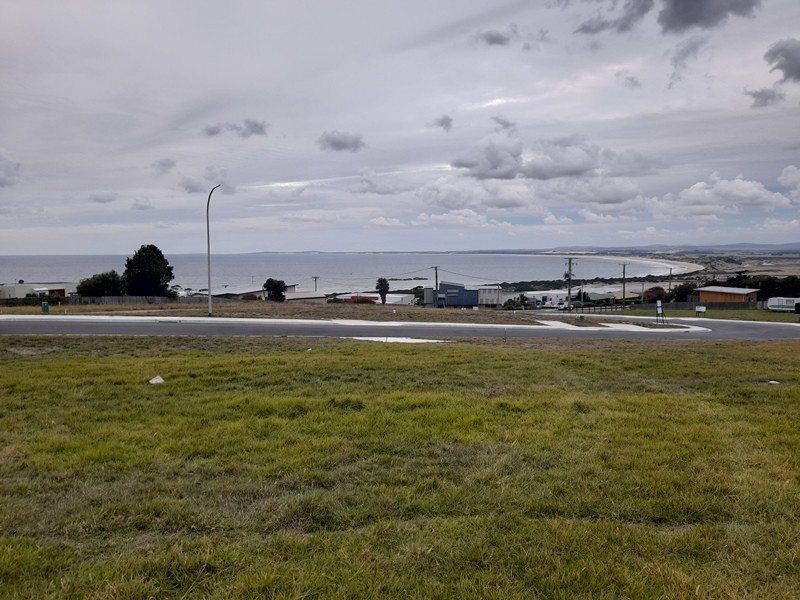 1 & 2/8 Frances Street, Bridport TAS 7262