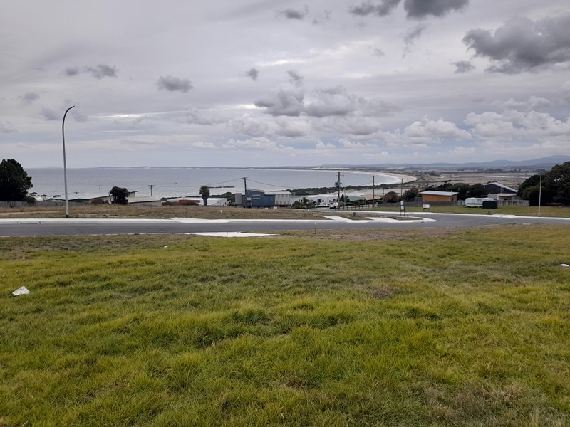 1 & 2/8 Frances Street, Bridport TAS 7262