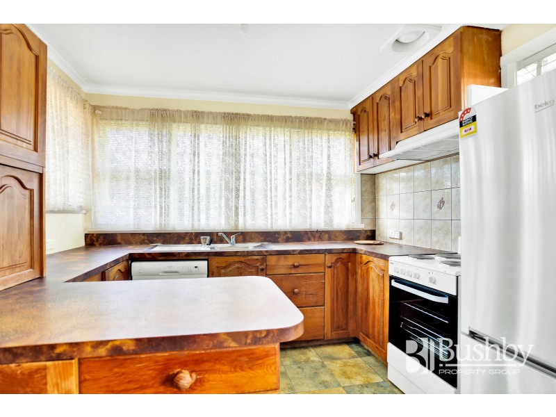 17 Karpaty Avenue, Newnham TAS 7248