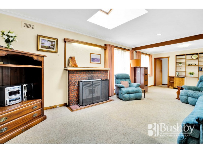 17 Karpaty Avenue, Newnham TAS 7248