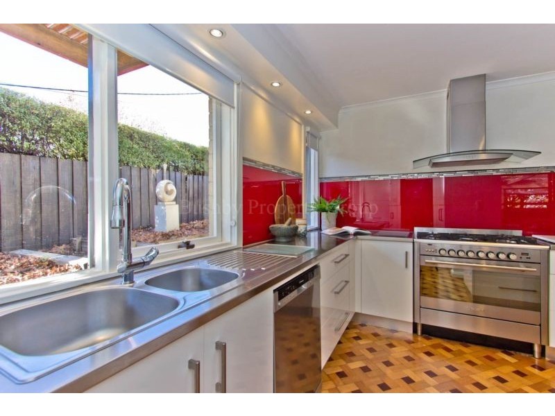 2 Kensington Gardens, Norwood TAS 7250