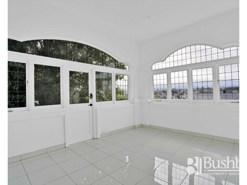 16 Hillside Crescent, West Launceston TAS 7250