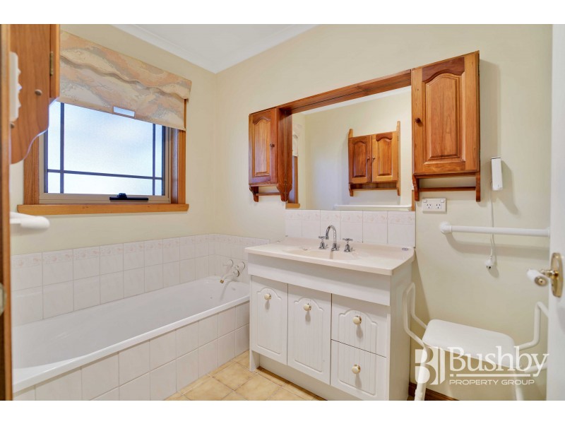 3/10 Flowers Court, Newstead TAS 7250