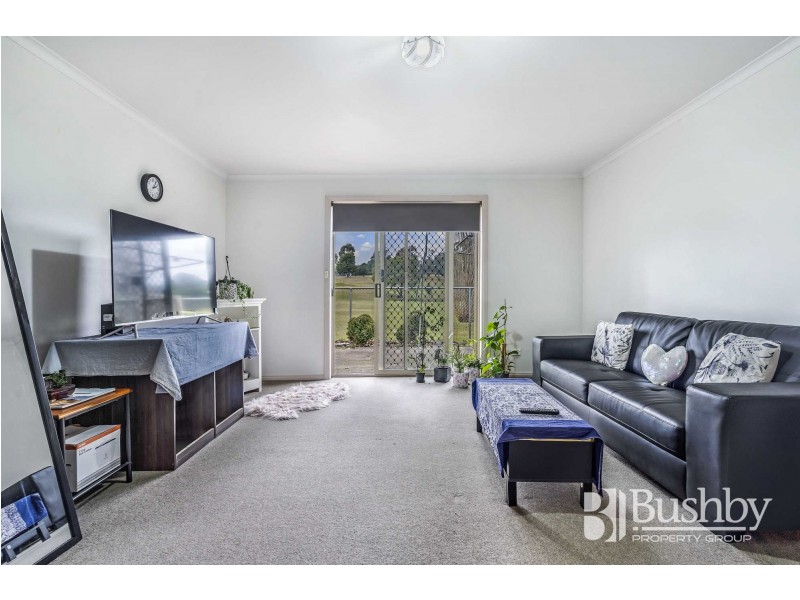 4/4 Roger Retreat, Newnham TAS 7248