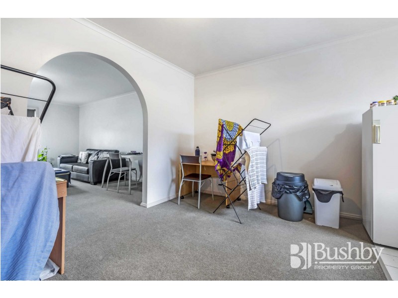 4/4 Roger Retreat, Newnham TAS 7248
