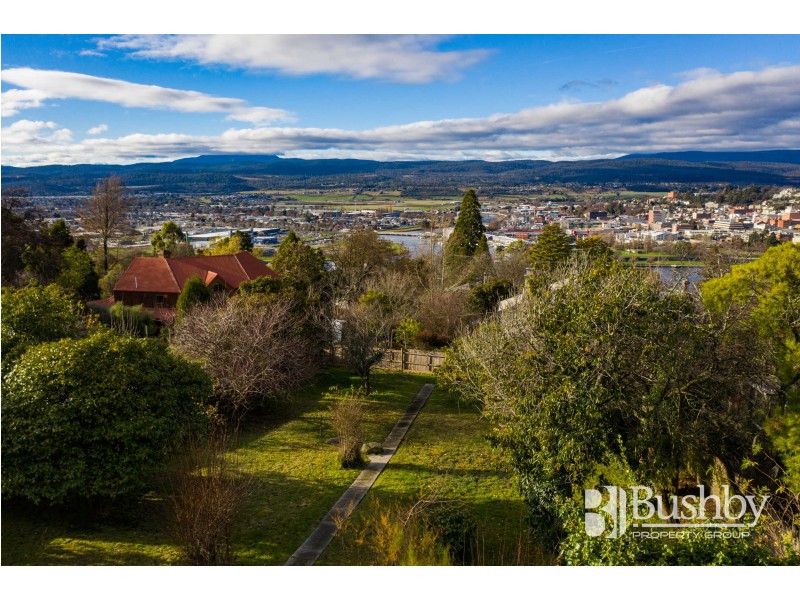 24 Delamere Crescent, Trevallyn TAS 7250