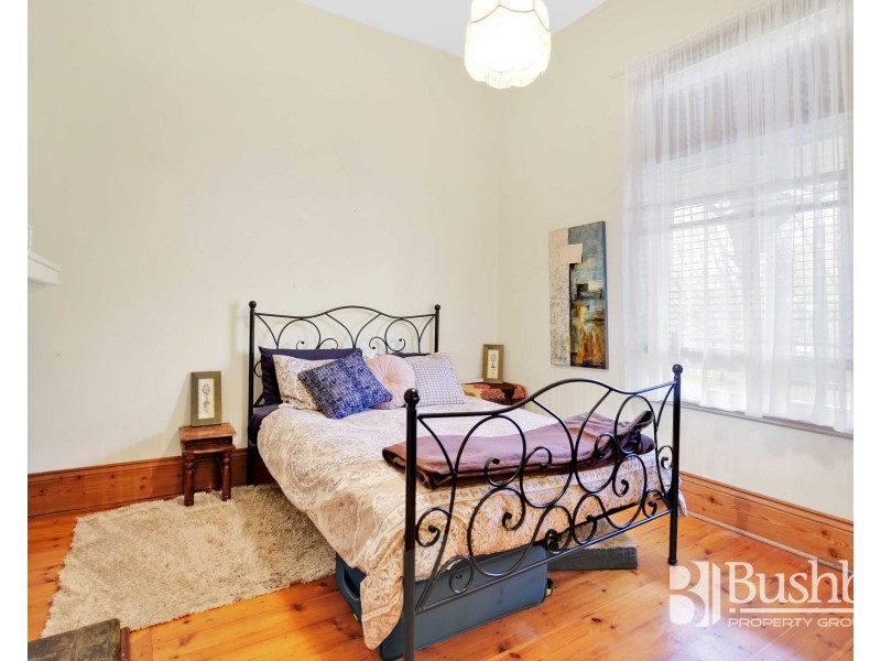 7 South Bank Road, Trevallyn TAS 7250