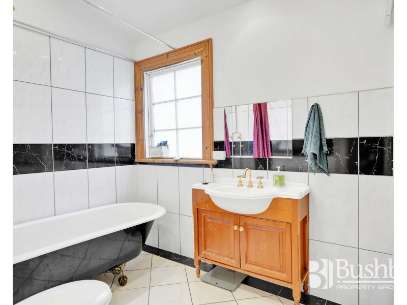 7 South Bank Road, Trevallyn TAS 7250