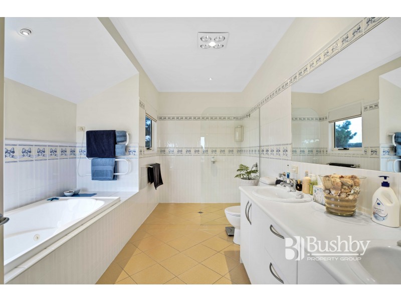 20 East Beach Road, Low Head TAS 7253