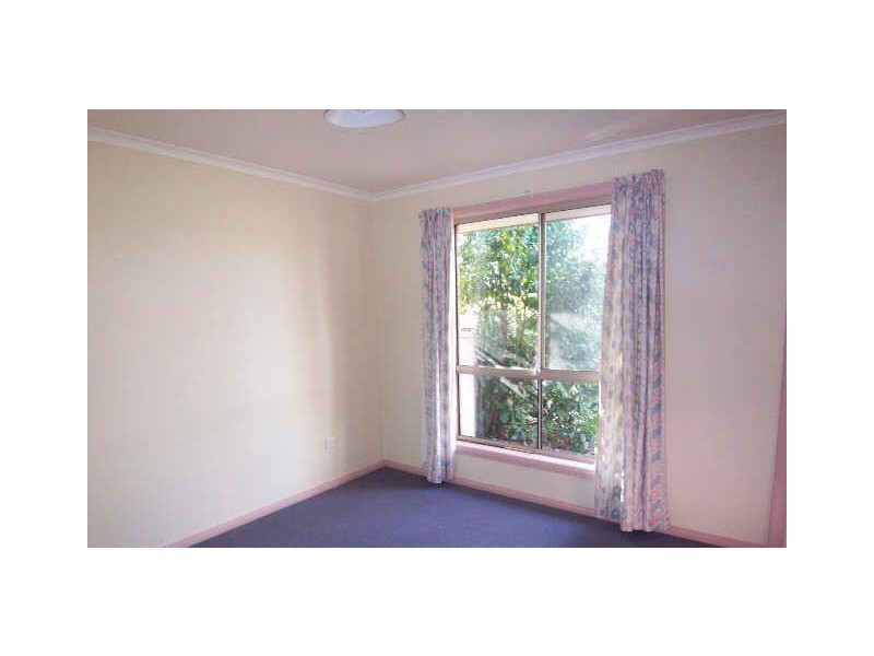 2/4 Roger Retreat, Newnham TAS 7248