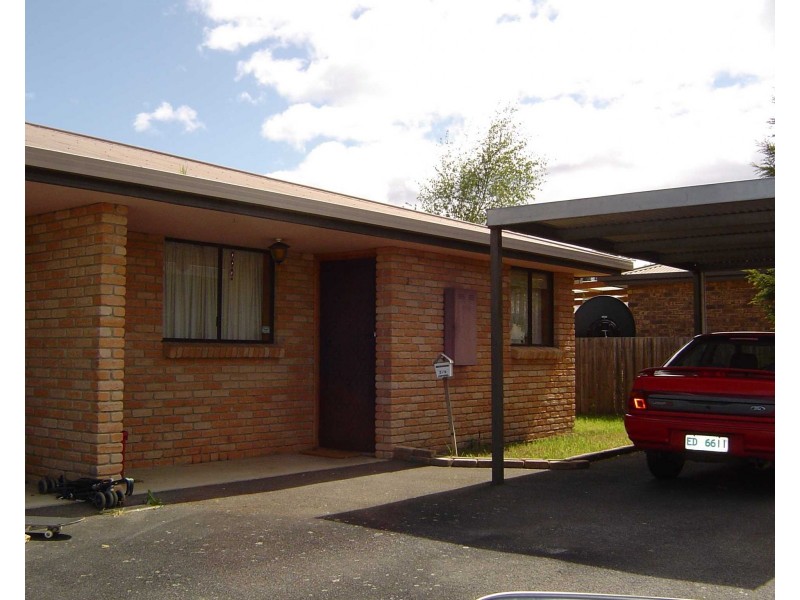 2/9 Newnham Close, Newnham TAS 7248