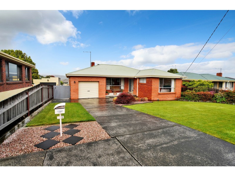9 Karpaty Avenue, Newnham TAS 7248