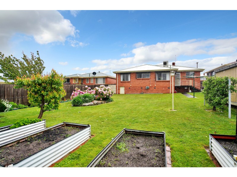 9 Karpaty Avenue, Newnham TAS 7248