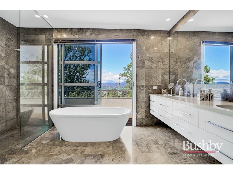 35 Delamere Crescent, Trevallyn TAS 7250