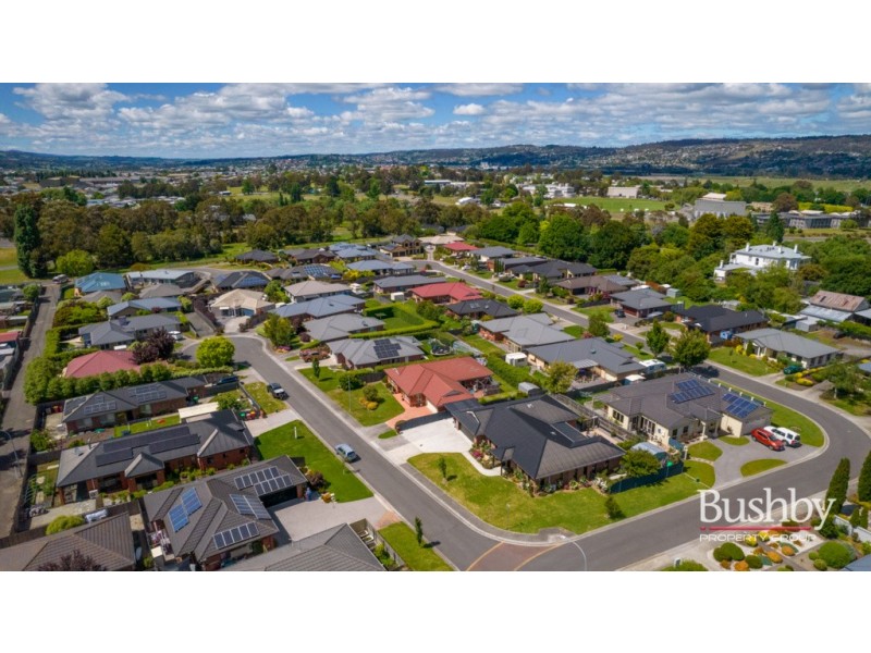 2 Pocket Place, Newnham TAS 7248